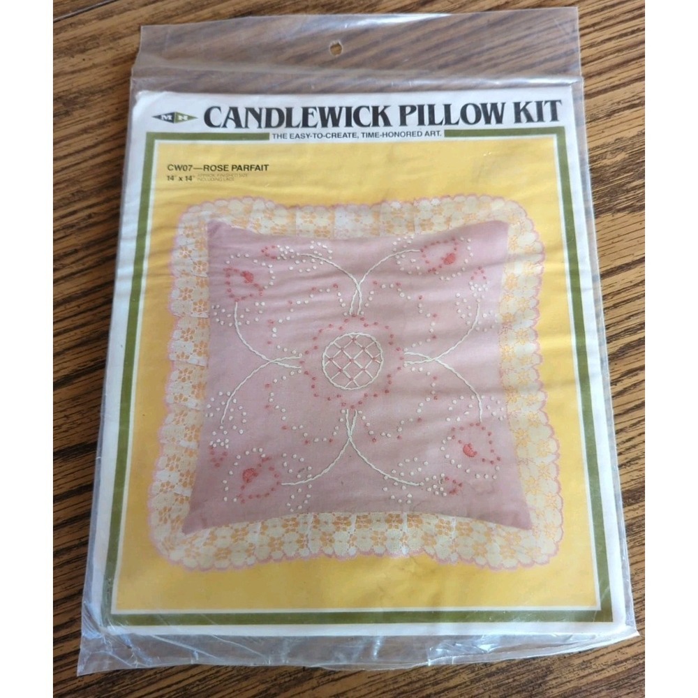 New Sealed Vintage Rainbow Parfait Candlewicking Embroidery Pillow Kit‎ 14 X 14